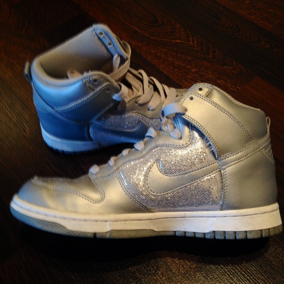 Gorgeous high tops! - Picture 3 of 4