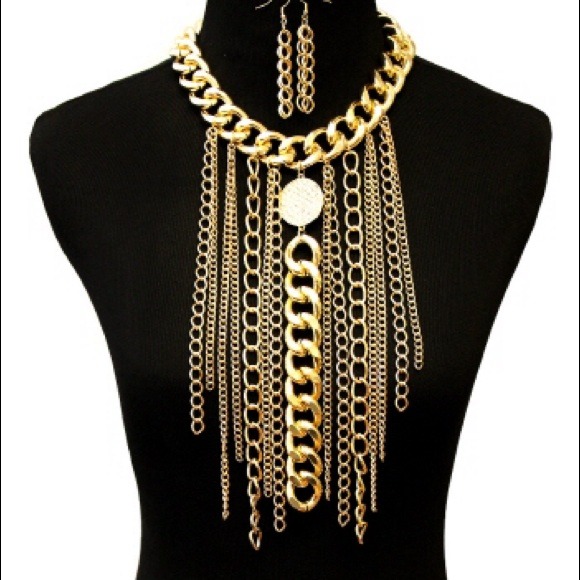 Gold necklace set