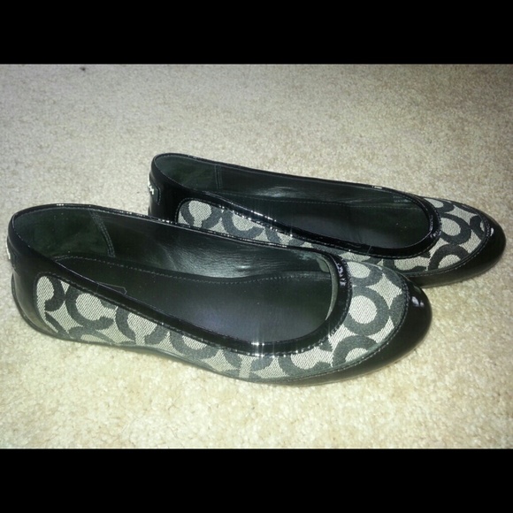 SOLD Not on 50% off Coach Black signature loafer - Picture 1 of 3