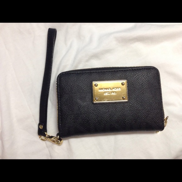 Michael kors clutch