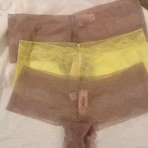 Victoria's Secret Lacie hiphugger -3 pair NWT