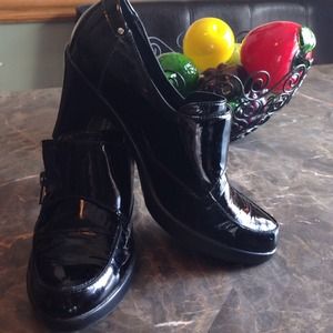 Black patent Leather Clark's bendables 💕💕💕