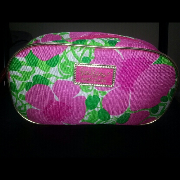 SOLD New Lily Pulitzer for Estee Lauder makeup bag
