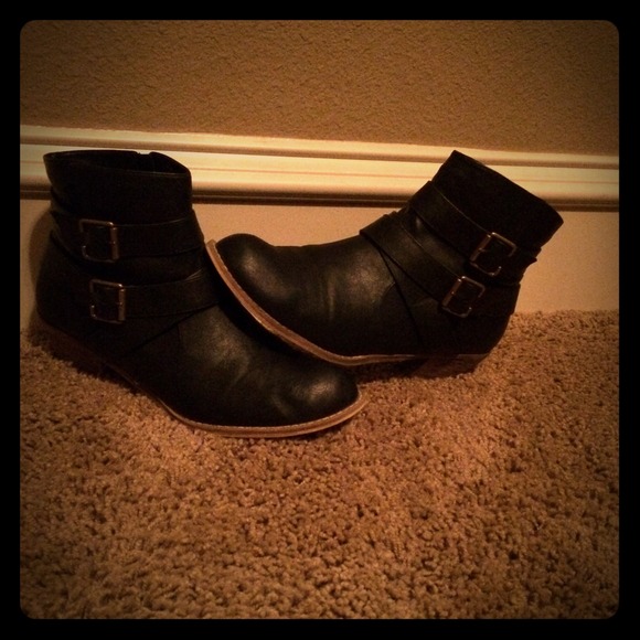 Black Abound Booties