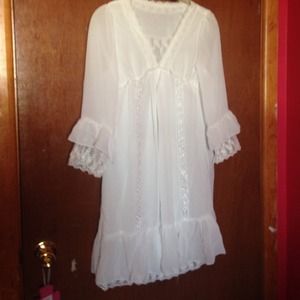 White lace detailed dress
