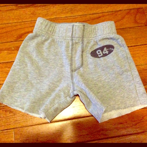 ⚓️OLD NAVY CUT OFF SHORTS. 2T⚓️