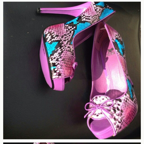 #SOLD.  Pink&Blue snake pattern heels! - Picture 3 of 3