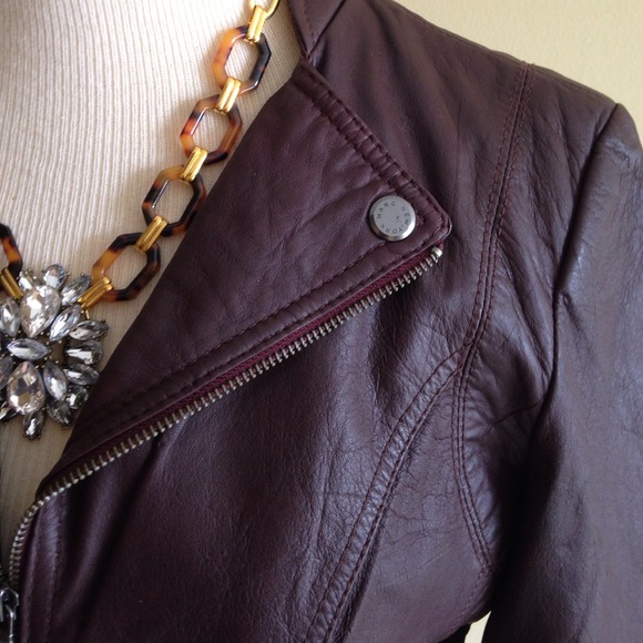 ⬇️New Andrew Marc Chocolate leather jacket!! - Picture 3 of 4