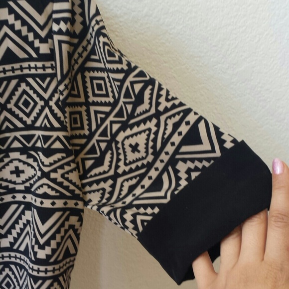 Short blazer - Picture 2 of 3