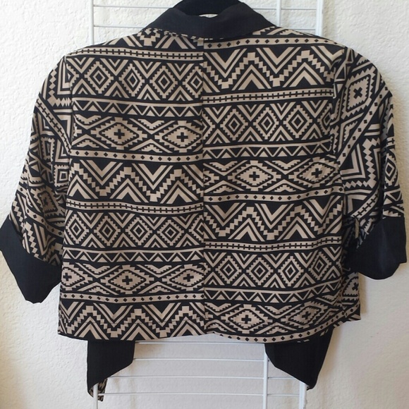 Short blazer - Picture 3 of 3