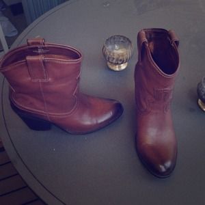Brand new boots (Brown)