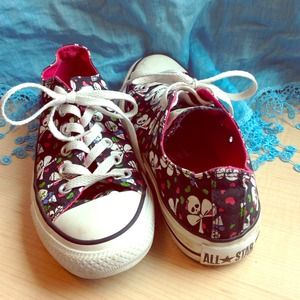 Skulls Bows and Crossbones Converse