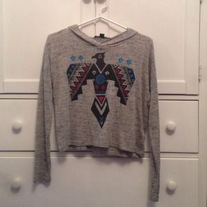 Lightweight longsleve with a good in back