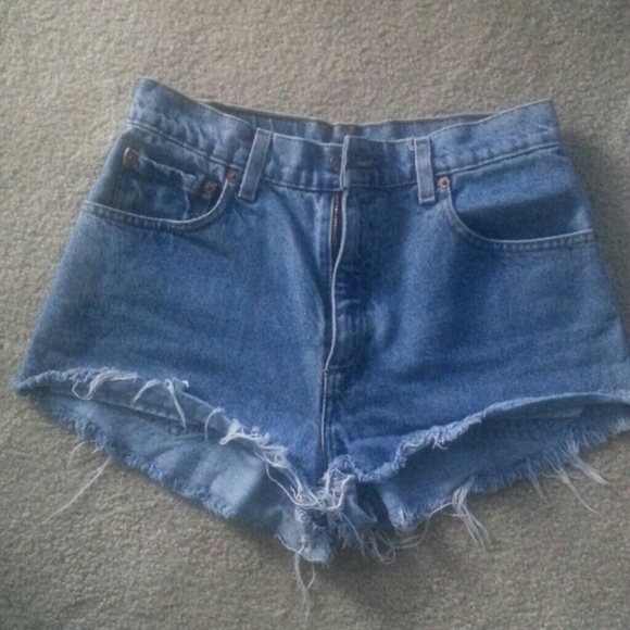 550 Levi high waisted cut offs shorts