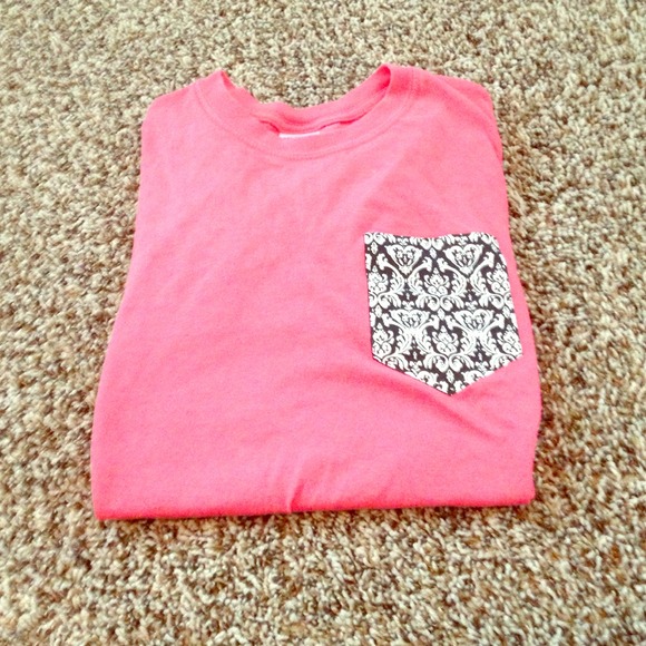 ✨SOLD✨Coral Pocket Tee