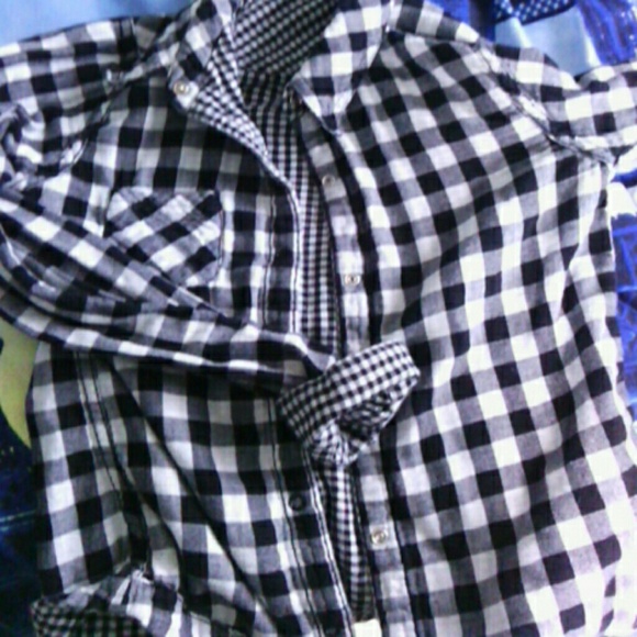 Reversible button up - Picture 3 of 3