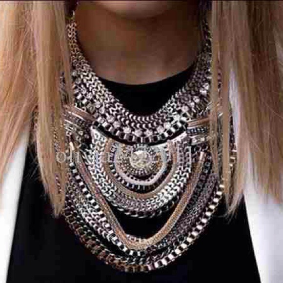 Jewelry - ❌SOLD❌ Statement necklace