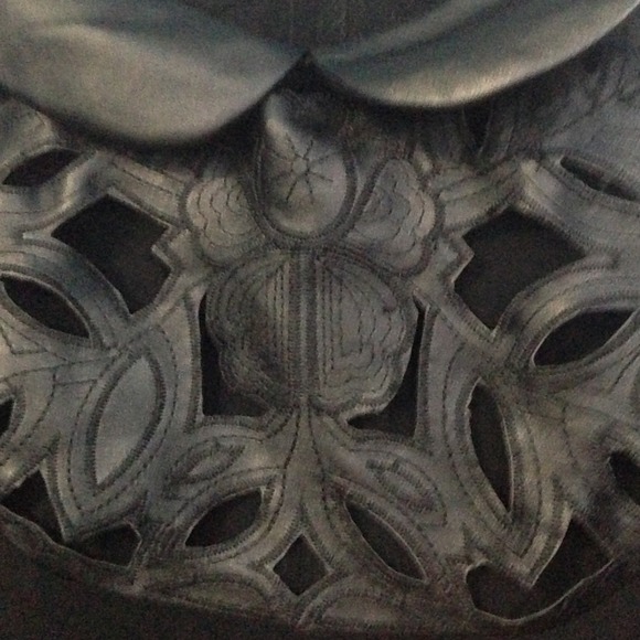 Black LF Cropped Pleather Peter Pan Tank - Picture 3 of 4