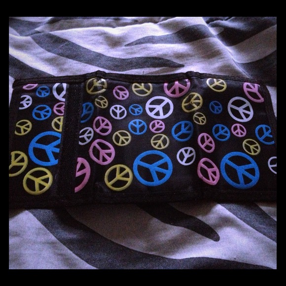 Peace wallet