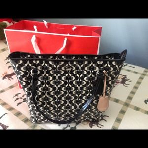 🌸NEW COACH BAG!🌸 Price was lowered! 😊