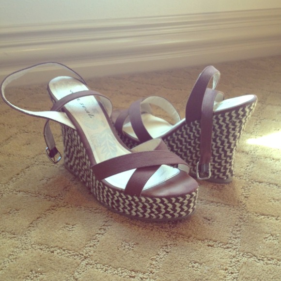 Brown wedges