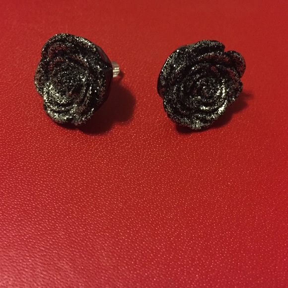 Jewelry - Flower Earrings