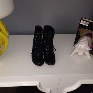 Laredo-lace up combat boots