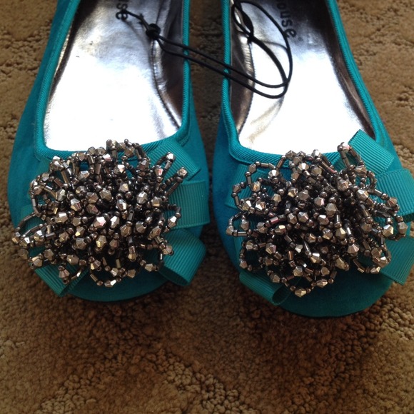 Turquoise flats - Picture 3 of 3