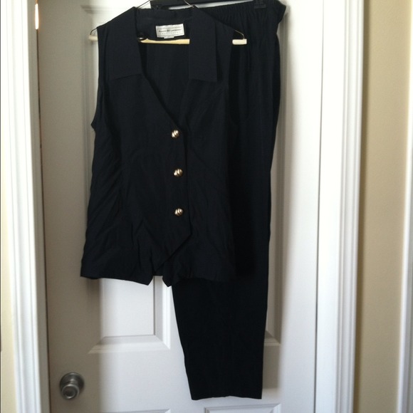 Pant suit
