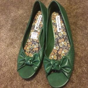 Green leather peep toe flats