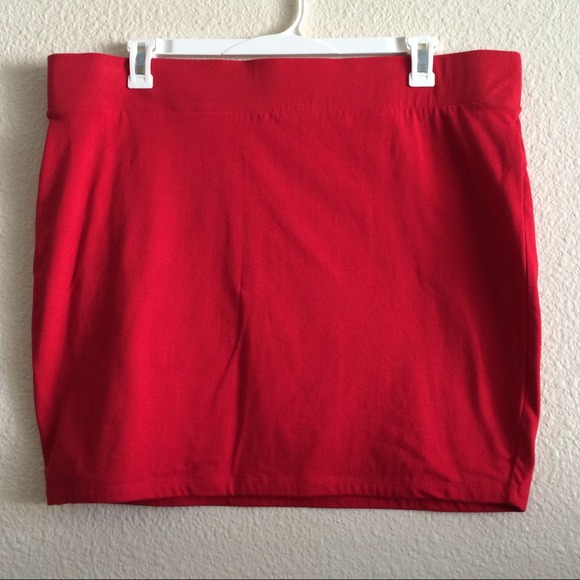 ❌SOLD❌ Forever 21+ Red Skirt