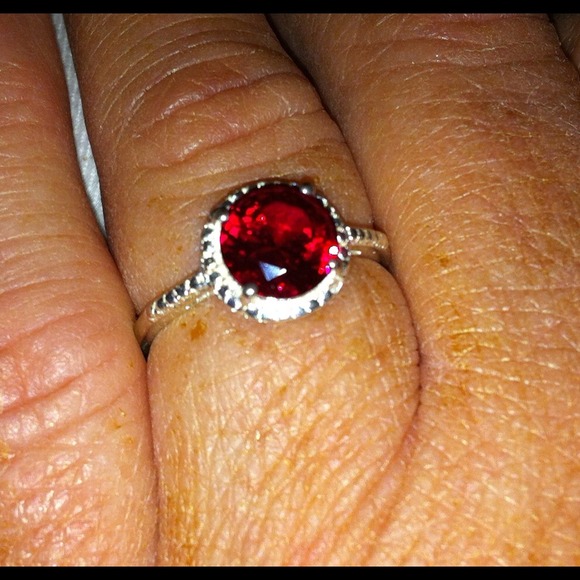 💟💕NWT! Ruby Ring W/HALO💟💕 - Picture 4 of 4