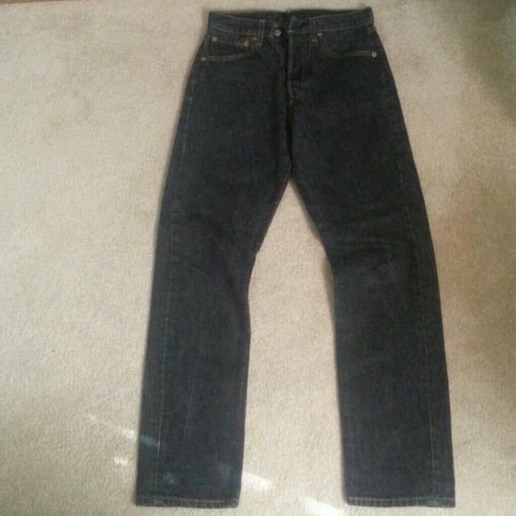 LEVIS 501 STRAIGHT FIT BUTTON FLY