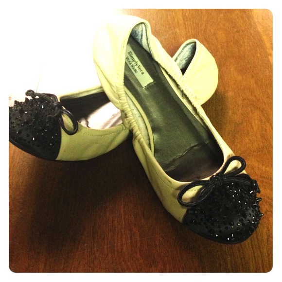 Vera wang flats