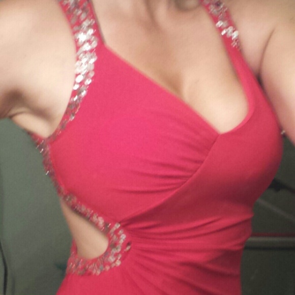 Gown - Picture 2 of 4