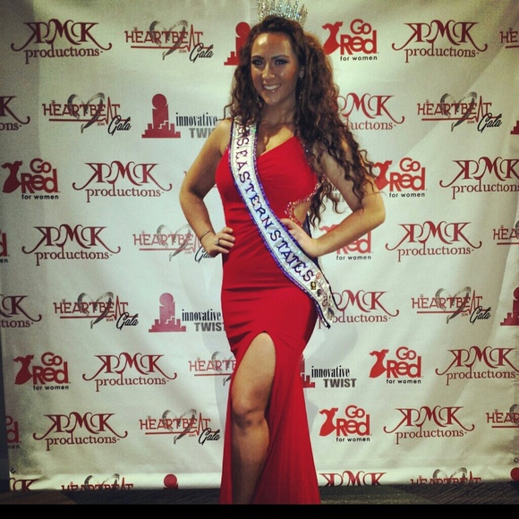 Gown - Picture 3 of 4