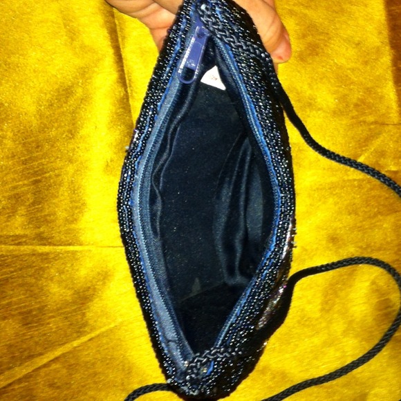 💞HAND-BEADED CLUTCH!💞 - Picture 3 of 4