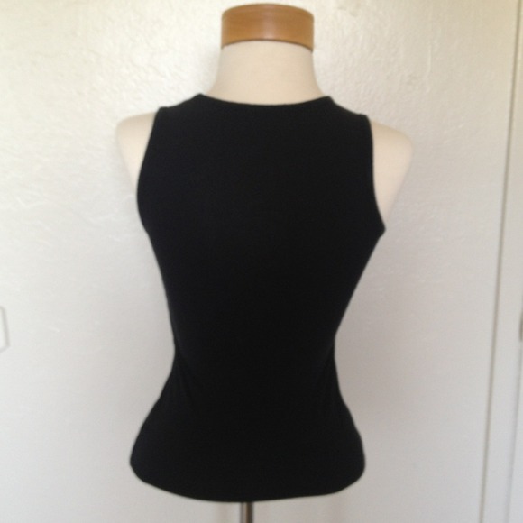 🚫BUNDLED🚫 Kenneth Cole Black Keyhole Tank - Picture 2 of 3