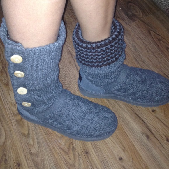 UGG gray crochet boots size 7