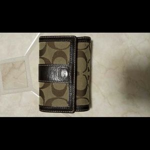 Signature C Coach wallet