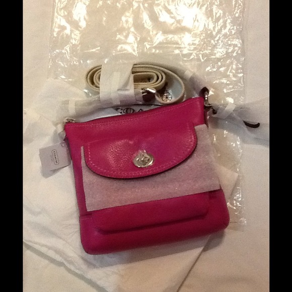 COACH, swing pack