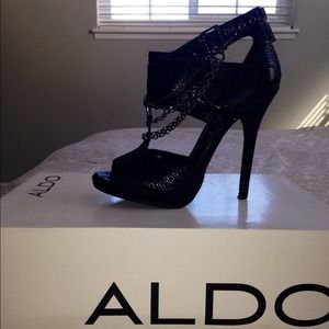 REDUCED NOT FOR LONG 🌟Black open toe pumps