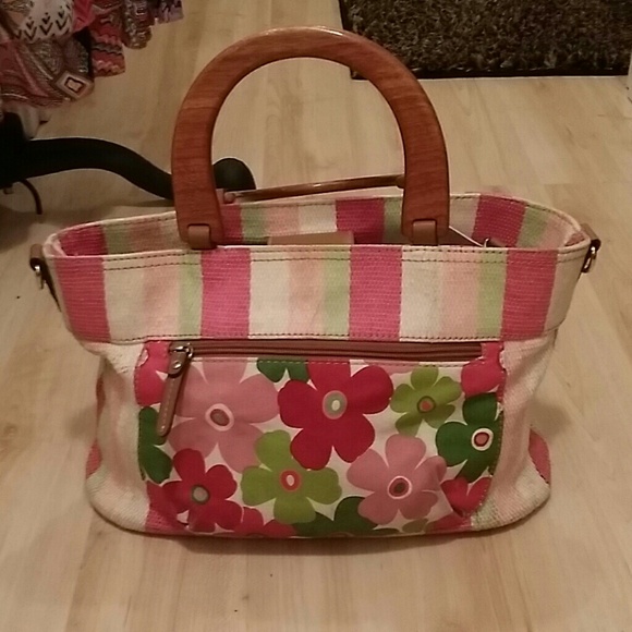 💜 Sold locally Relic satchel style spring habdbag