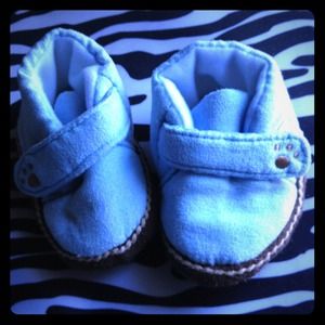 ⬇️REDUCED ⬇️Blue puppy shoes 🐶