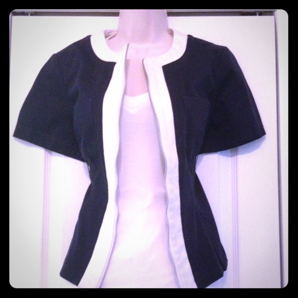 **SOLD** Navy Nine West Short Sleeve Jacket