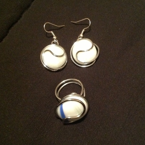 Rhodium White Enamel Jewelry Set - Picture 3 of 4