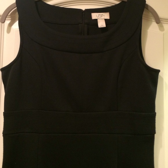 Ann Taylor LOFT Black Sleeveless Dress. Size 4. - Picture 2 of 3