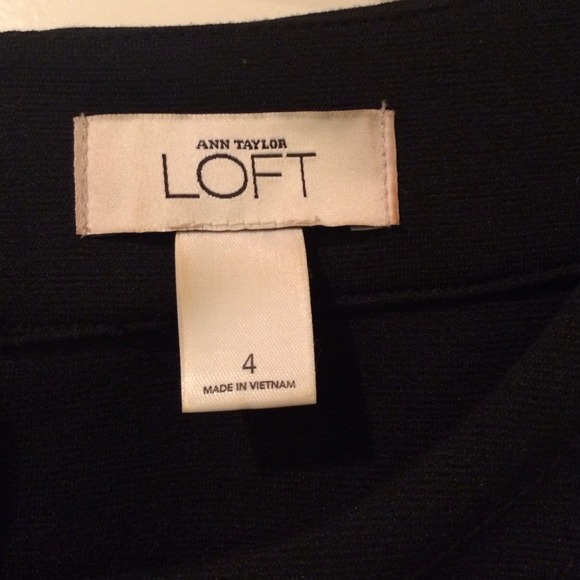 Ann Taylor LOFT Black Sleeveless Dress. Size 4. - Picture 3 of 3