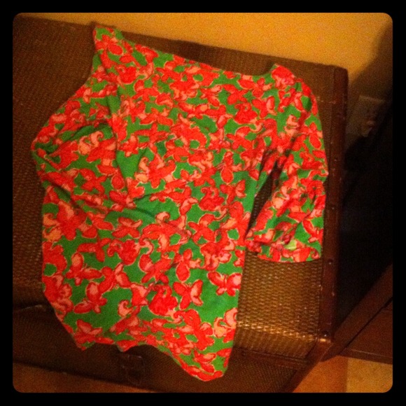 🔴SOLD🔴Lilly Pulitzer Top💕💚🌷🍃 - Picture 1 of 4
