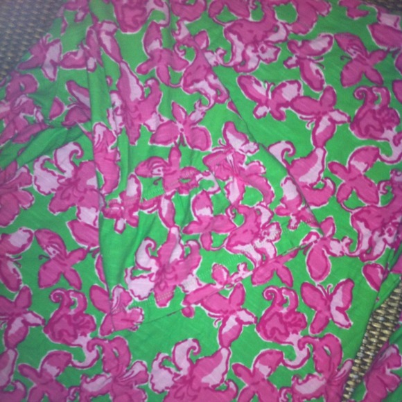 🔴SOLD🔴Lilly Pulitzer Top💕💚🌷🍃 - Picture 2 of 4